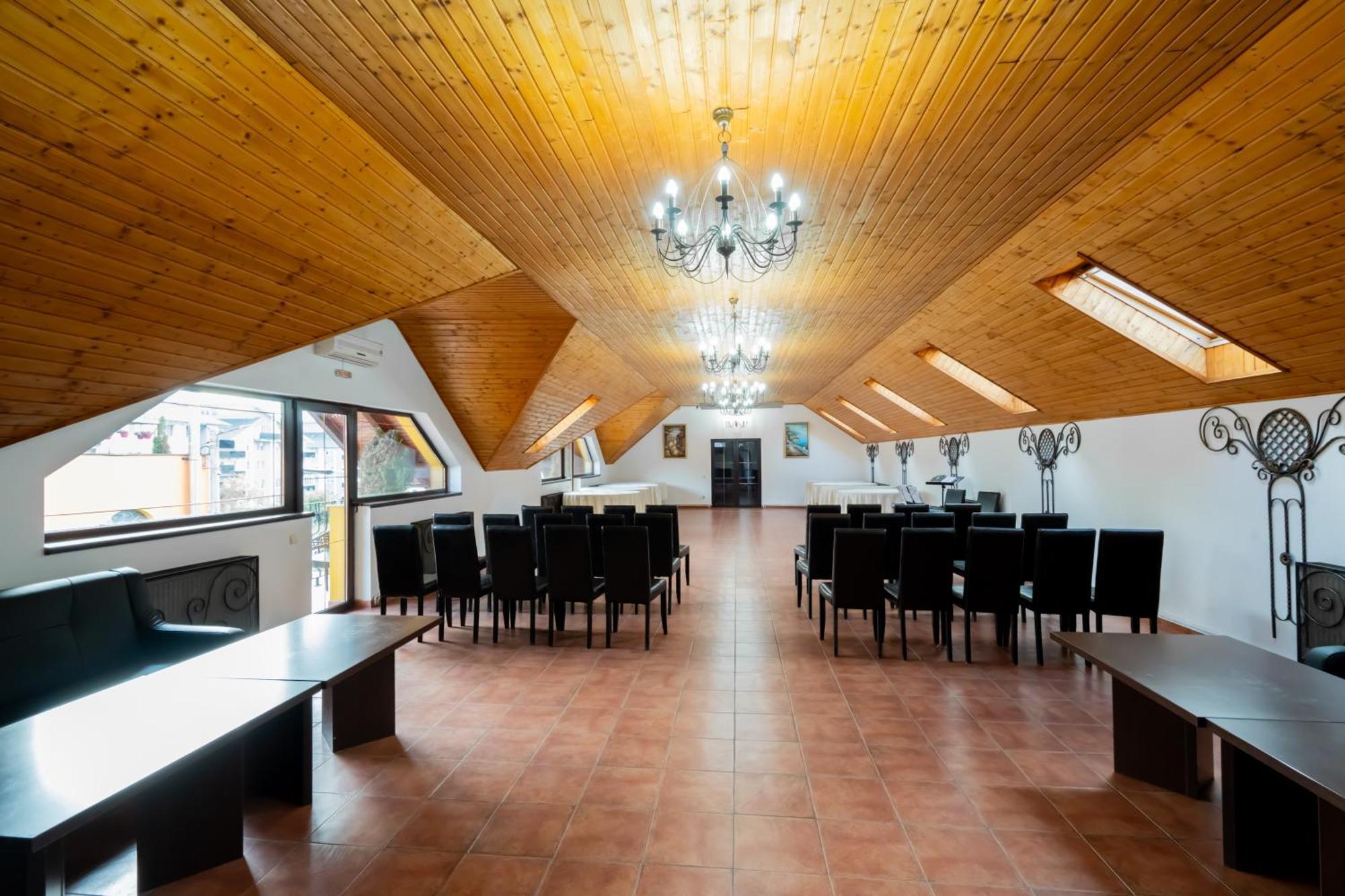 Hotel Complex Turistic Max International Rîşnov